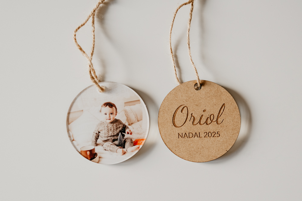 Bola de árbol de metacrilato – Foto a una cara + trasera MDF BON NADAL / FELIZ NAVIDAD (7 cm)