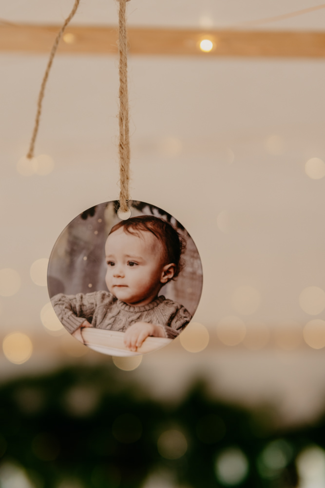 Bola de árbol de metacrilato – Foto a una cara + trasera MDF BON NADAL / FELIZ NAVIDAD (7 cm) - Imagen 5